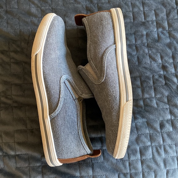 Maui Island Shoes - Picture 5 of 5